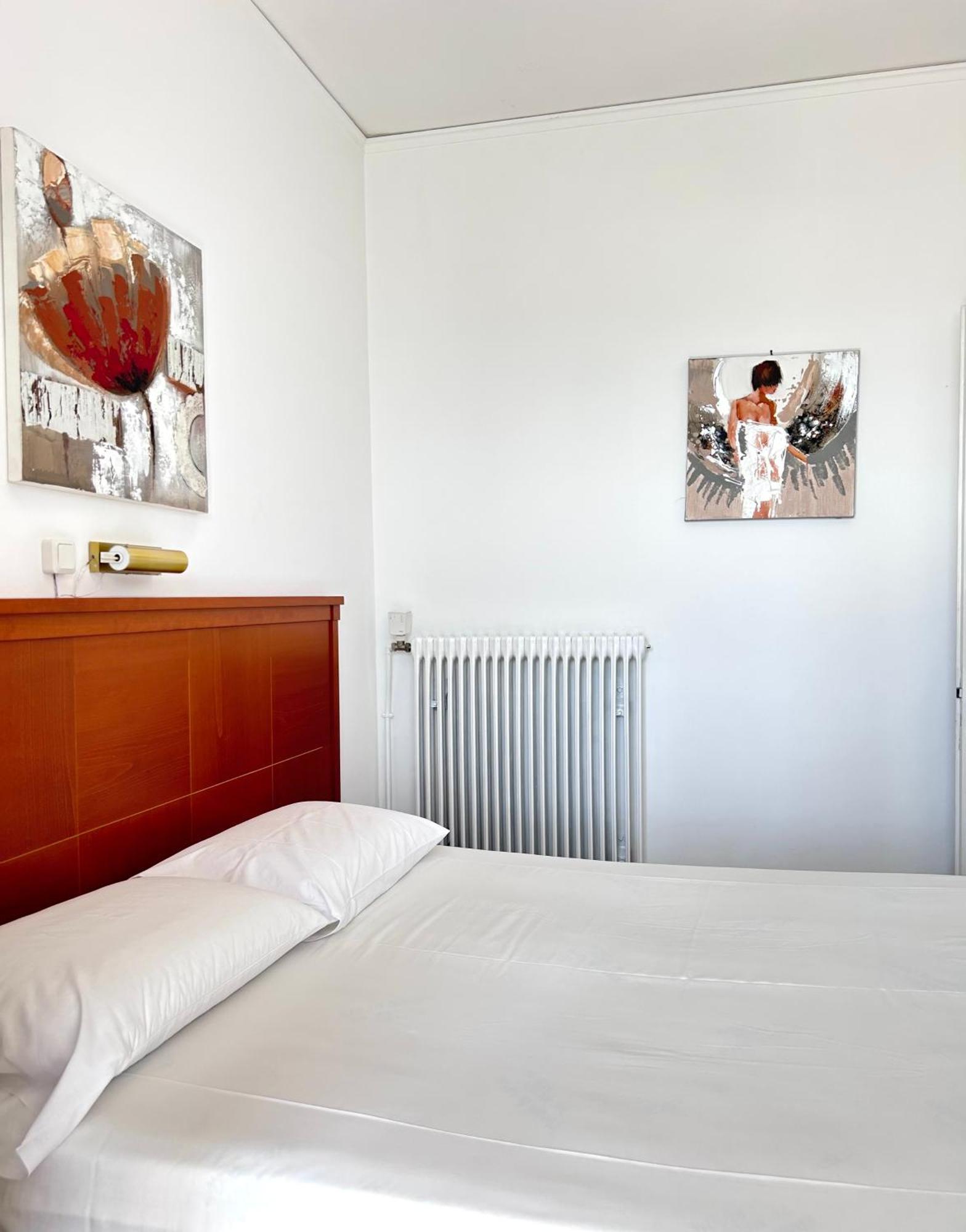 Bay Holiday Hotel & Spa Karavómilosz Kültér fotó