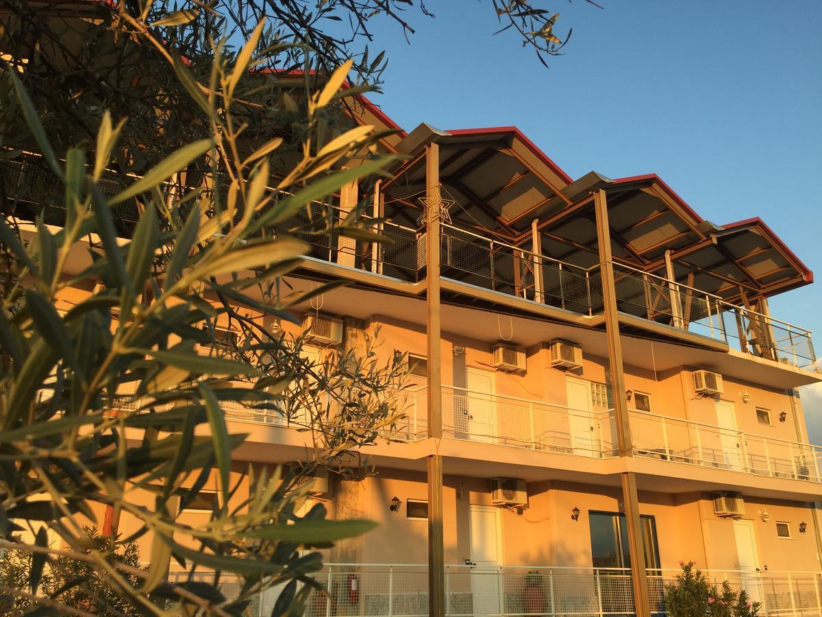 Bay Holiday Hotel & Spa Karavómilosz Kültér fotó